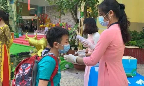 TP HCM ra thông báo khẩn về các khoản thu trong năm học mới