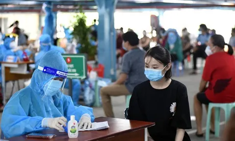 Ai đủ điều kiện có 'thẻ xanh COVID-19' ở TP.HCM và được làm gì?