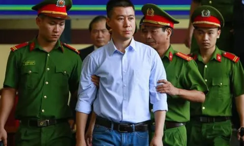 Tha tù sai cho Phan Sào Nam, sau cảnh cáo điều gì đón đợi Chánh tòa Quảng Ninh?