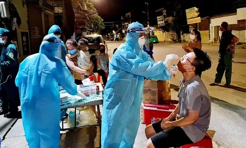 Ngày 13/9: Có 11.172 ca mắc COVID-19, TP HCM nhiều nhất với 5.446 ca