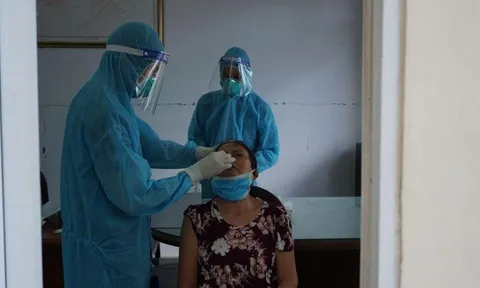 Vì sao TP Hồ Chí Minh vẫn ghi nhận từ 4.000-6.000 ca mắc mỗi ngày?