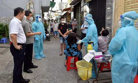 TP.HCM giãn cách kéo dài nhưng số ca COVID-19 vẫn tăng