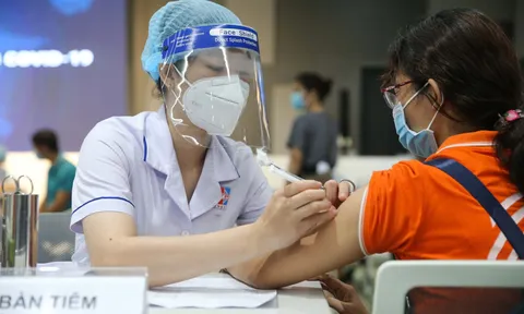 Vì sao vắc xin Covid-19 không có tác dụng mãi mãi?