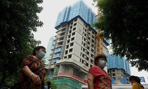 China Evergrande tụt sâu trong hố nợ hơn 300 tỷ USD như thế nào?