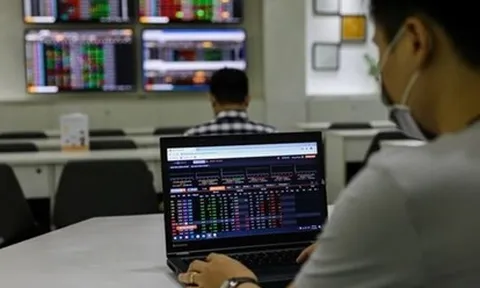 Cổ phiếu đầu cơ bị bán tháo