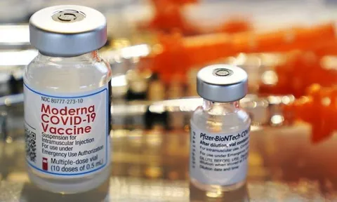 CDC Mỹ: Hiệu quả của Pfizer, Moderna suy giảm đáng kể sau vài tháng