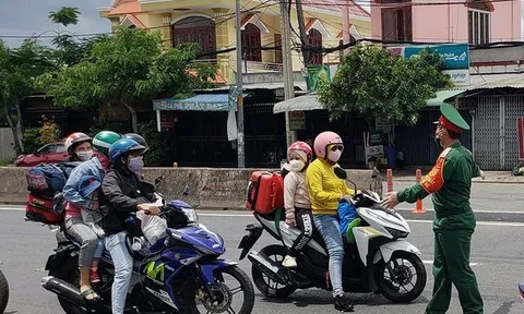 Đề xuất không để người dân ở TP.HCM và 3 tỉnh lân cận tự phát về quê sau 30-9