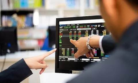 Đầu tư vào nhóm cổ phiếu nào khi giãn cách được nới lỏng?