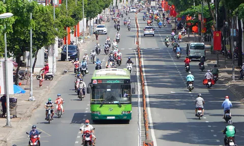 TP.HCM hoạt động trở lại xe buýt, ô tô công nghệ, taxi từ ngày 5/10