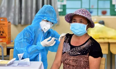 Hơn 60% người dân TPHCM tiêm đủ 2 mũi vắc xin ngừa COVID-19
