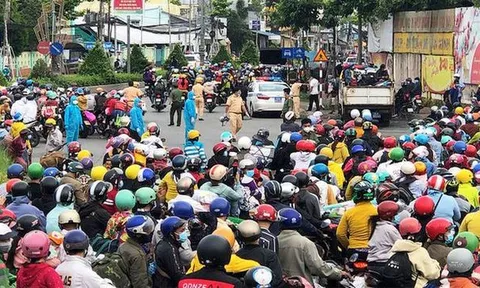 Người đã tiêm đủ liều vaccine hoặc đã khỏi COVID-19 từ TP HCM về các địa phương tự theo dõi sức khỏe tại nhà