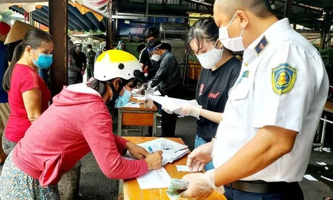 TP Hồ Chí Minh: Người dân kêu bị bỏ sót, phường lo chính sách bị lợi dụng