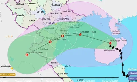 Biển Đông sắp đón bão mạnh số 8 và có thể nối tiếp bão số 9