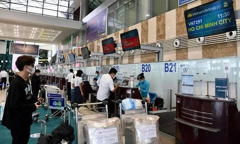 Sân bay Nội Bài siết chặt phòng, chống dịch khi khai thác trở lại chuyến bay thương mại
