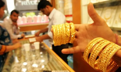 Người mua vàng lỗ tiền triệu sau chưa đầy một tuần