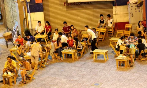 Chủ tịch TP.HCM: Cần xem xét cho phép quán ăn phục vụ tại chỗ