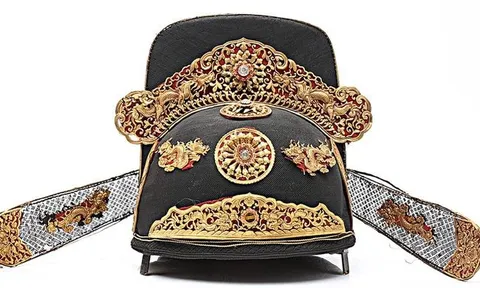 Mũ quan triều Nguyễn được đấu giá ở Tây Ban Nha với mức 600 nghìn euro