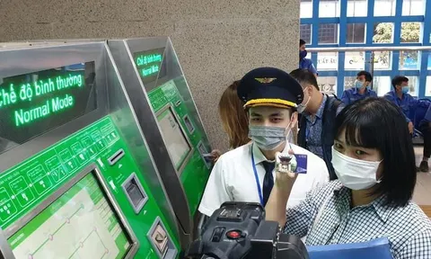 Muốn đi tàu Cát Linh - Hà Đông, hành khách phải gửi xe cách ga 200 - 400m