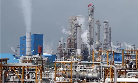 'Thế khó' của OPEC+