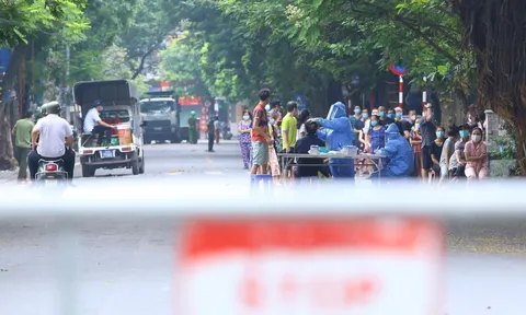 Xuất hiện nhiều ổ dịch mới ở cộng đồng, nhiều nơi điều chỉnh, nâng cấp độ dịch