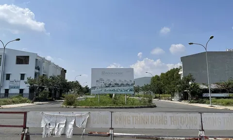 Khung cảnh đìu hiu, hoang vắng tại dự án Làng Sen Việt Nam của Phúc Khang Corp