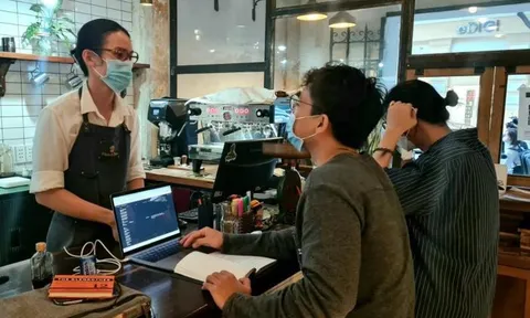 TP.HCM cho phép hàng quán mở thí điểm đến 22h
