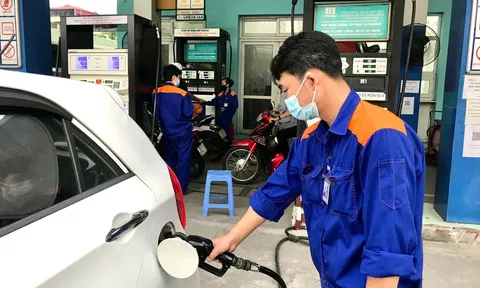 Giá xăng dầu sắp giảm cực mạnh sau 5 lần liên tiếp tăng "sốc"