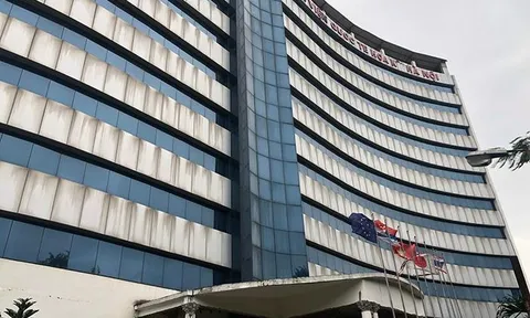 Bệnh viện nghìn tỷ đồng bị bỏ hoang suốt nhiều năm