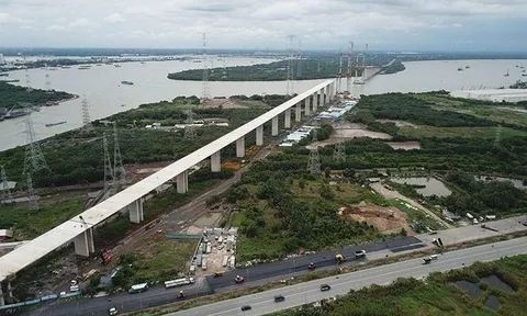 'Mượn tiền' 4 dự án trả nợ cho cao tốc Bến Lức - Long Thành