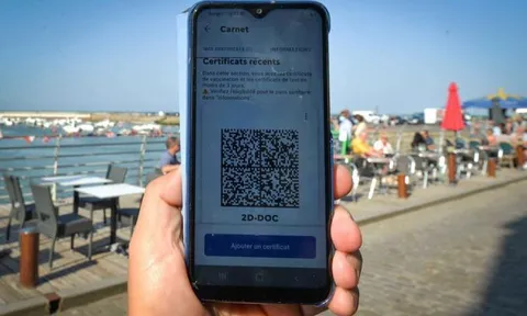 Hiệu quả vaccine giảm theo thời gian , EU tính áp dụng thời hạn 9 tháng với 'hộ chiếu vaccine'