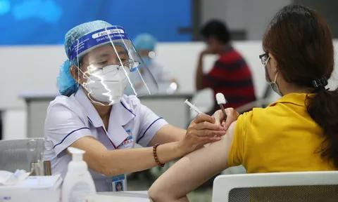 Sẽ tiêm 1 mũi nhắc lại sau 6 tháng tiêm đủ liều cơ bản vaccine phòng COVID-19