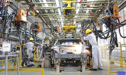 Điều bất ngờ và kỷ lục bất thường tại thị trường ô tô Việt