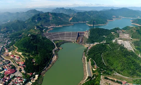 Xây dựng thủy điện Hòa Bình mở rộng: EVN không lưu đánh giá tác động môi trường?