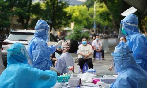 Ngày 15/12: Có 15.527 ca COVID-19, Hà Nội số mắc vượt mốc 1.000 ca/ngày