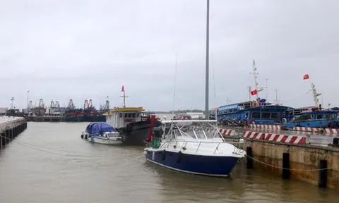 Siêu bão Rai hiếm thấy trong nhiều năm, các tỉnh ráo riết ứng phó