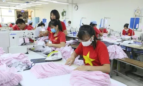 Quy định mới về số giờ làm việc tiêu chuẩn và làm thêm giờ