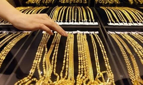 Giá vàng lại bất ngờ lao dốc