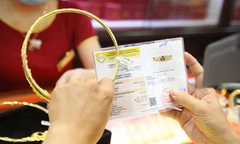 Thấy gì từ 'sóng' vàng năm 2021?