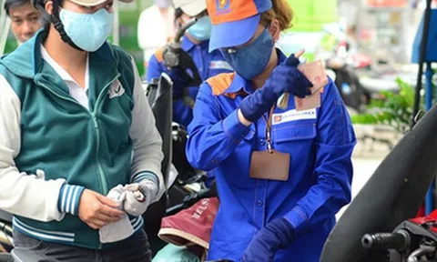 Giá xăng có thể tăng trở lại vào ngày mai?