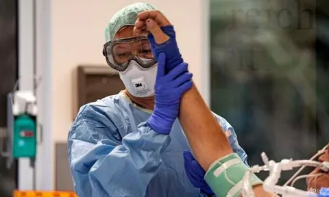 Omicron là 'điềm báo tử' của Covid-19?