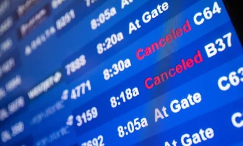 Hàng nghìn chuyến bay bị hủy ở Mỹ do biến thể Omicron