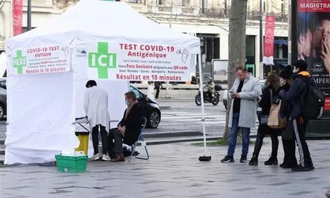 Biến thể Omicron vượt trội hơn so với biến thể Delta về sự lây nhiễm