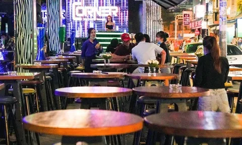 TP.HCM cho phép mở lại quán bar, karaoke từ 10/1