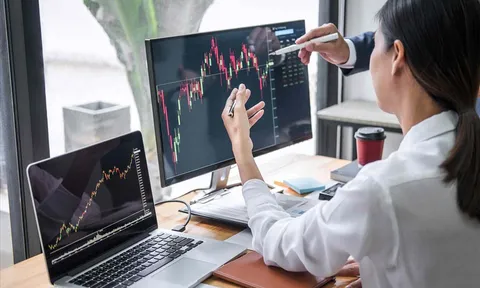 Dòng tiền từ cá nhân trong nước 'ồ ạt' đổ vào TTCK trong năm 2021, mua ròng 88.800 tỷ đồng