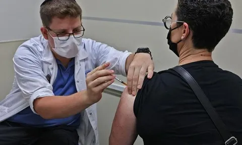 Liều vaccine tăng cường giảm tỷ lệ tử vong do COVID-19 tới 90%