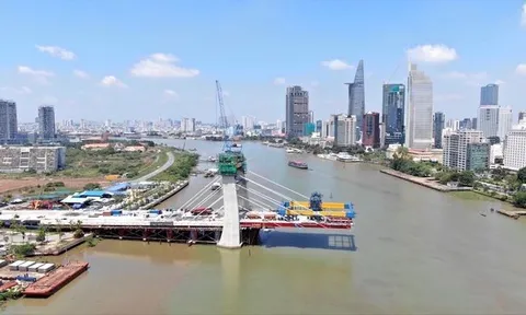 Đấu giá đất Thủ Thiêm 'nhiễu loạn thị trường': Giá lên trời, cổ phiếu BĐS đua tăng trần