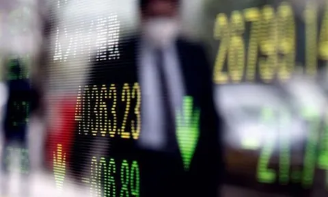 Áp lực bán ở nhóm cổ phiếu lớn, VN-Index giảm nhẹ