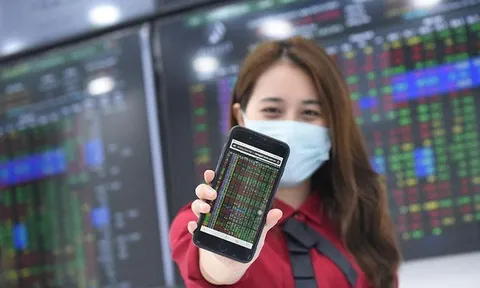 Sàn chứng khoán đón loạt 'tân binh'