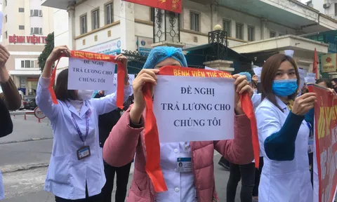 Bộ Y tế vào cuộc vụ ,Nhân viên y tế căng băng rôn kêu cứu vì bị nợ lương'