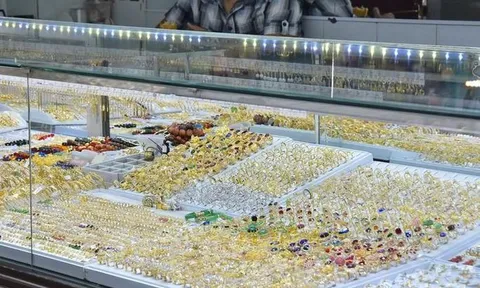 Giá vàng hôm nay 17-1: Giao dịch trầm lắng, vàng SJC vẫn neo rất cao